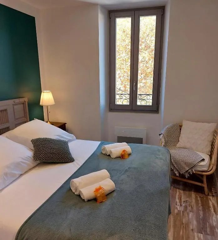Entre mer et montagnes gîte d'étape la maison Barnoin et gîtes individuels Bouyon
